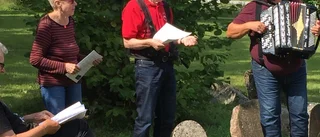 Tingstäde Pro gästade Stenkyrka hembygdsänget