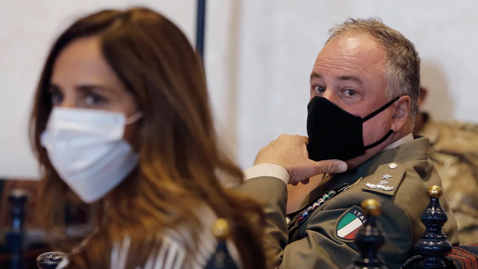 Libanons försvarsminister Zeina Akar, här tillsammans med Stefano Del Col, chef för FN:s fredsbevarande insats vid gränsen mellan Israel och Libanon, i fjol.