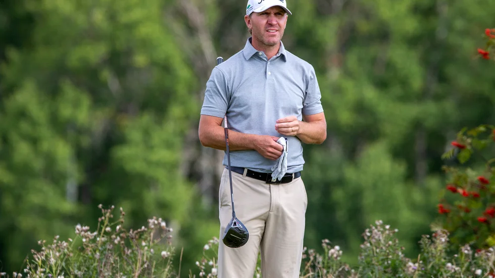 Gustav Adell, Ombergs Golf, ligger bäst till av de östgötska spelarna efter första rundan av svenska touren i Visby.