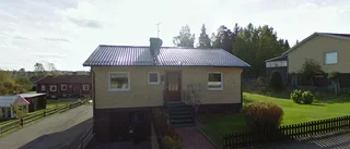 31-åring ny ägare till hus i Gimo - 1 500 000 kronor blev priset