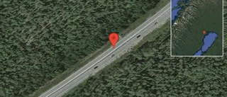 Lastbil stillastående på E4 - helt stopp i ett körfält
