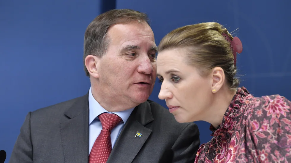 Med det nordiska samarnetet kan vi lära oss av avarandra. Här viskar Sveiges statsminister Stefan Löfven något i den danska statsministern Mette Frederiksens öra. 