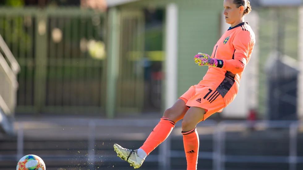 Emma Lind var med som överårig i U23-landslagets samling i juni. Hon spelade i 2-2-matchen mot Frankrike. 