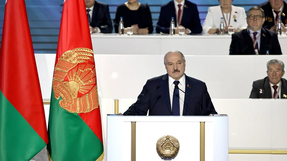 Belarus. Lukasjenko nedmoterar alla möjligheter till opposition i landet.