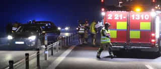 Personbil och EPA-traktor i trafikolycka på länsväg 288