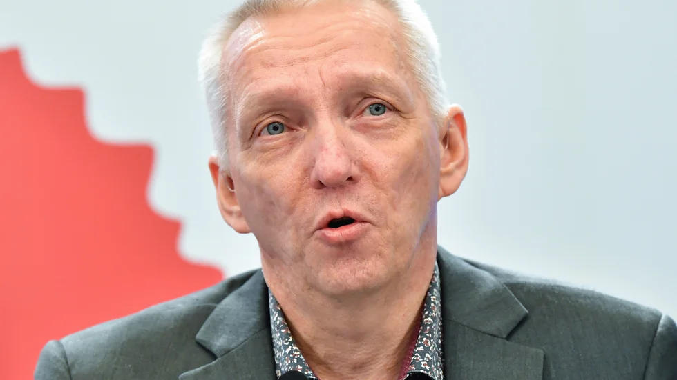 Pandemiriksdagen har sina begränsningar. När riksdagens mobilsurf tog slut var också näringsutskottets möte över för Birger Lahti (V), som bor bortom bredbanden i Norrbotten. Arkivbild.