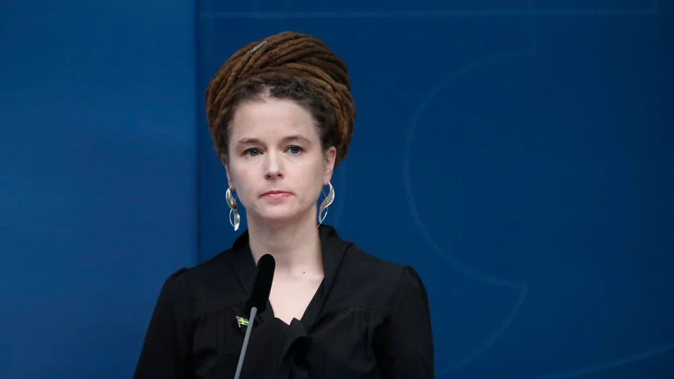 En myndighetsrapport konstaterar att kulturpolitiken riskerar att urholka den konstnärliga friheten.