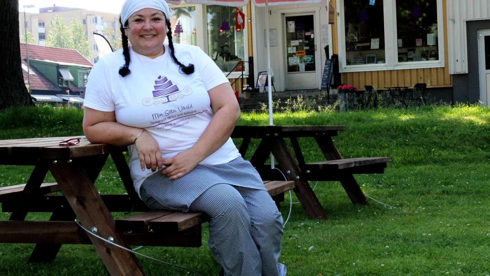 Efter drygt två år som kondisägare kan Brenda Hilding i år erbjuda uteservering i parken.