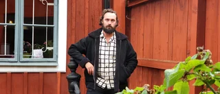 Minnesutställning för pappa stöttar Stadsmissionen