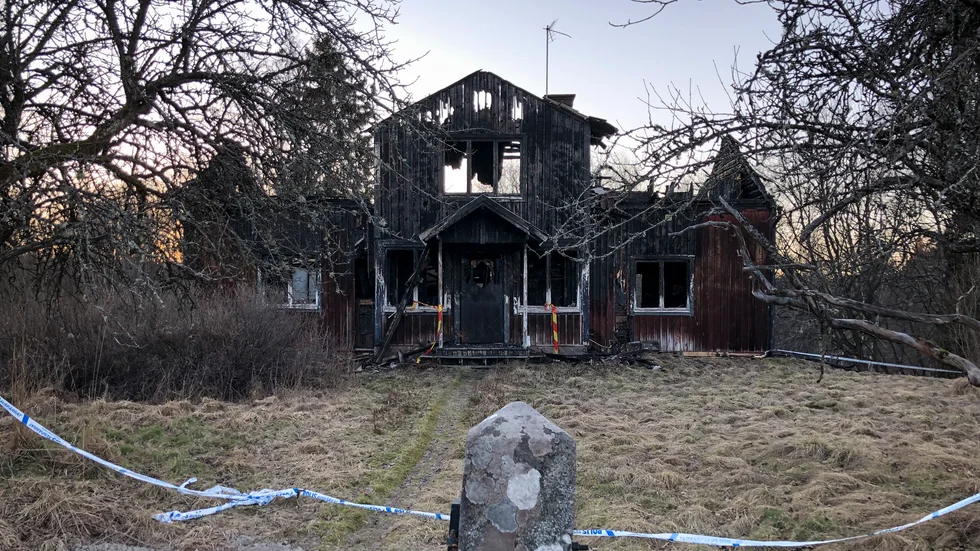 Den 16-årig pojke som står åtalad för mord efter dödsbranden utanför Nässjö i februari lider inte av allvarlig psykisk störning.. Arkivbild.