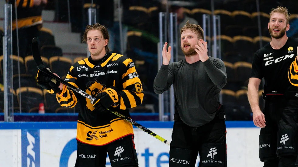 Jonathan Pudas stortrivs i AIK och är nöjd att han "lurade" Oskar Nilsson att skriva på ett nytt kontrakt. 