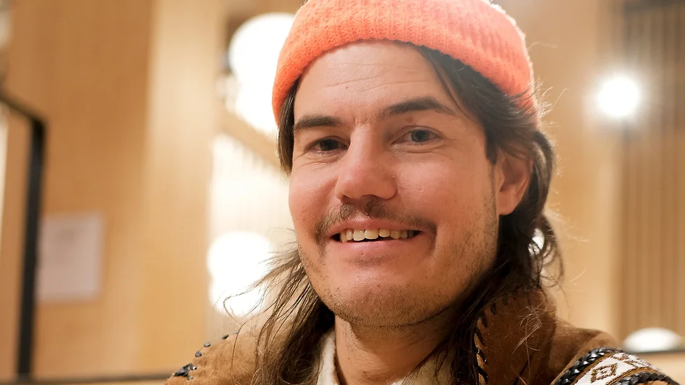 Albin Avander, nyanställd (från 1 januari 2022) som pedagog och skådespelare på UngHästen, Västerbottensteaterns ungdomsavdelning.