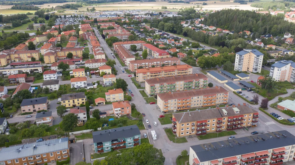 Hus och lägenheter sjönk i pris på de flesta håll under oktober. Arkivbild.