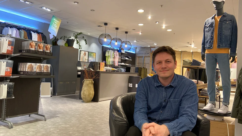 August Högbom är butikschef Brothers Nyköping och välkomnar oproflieringen.