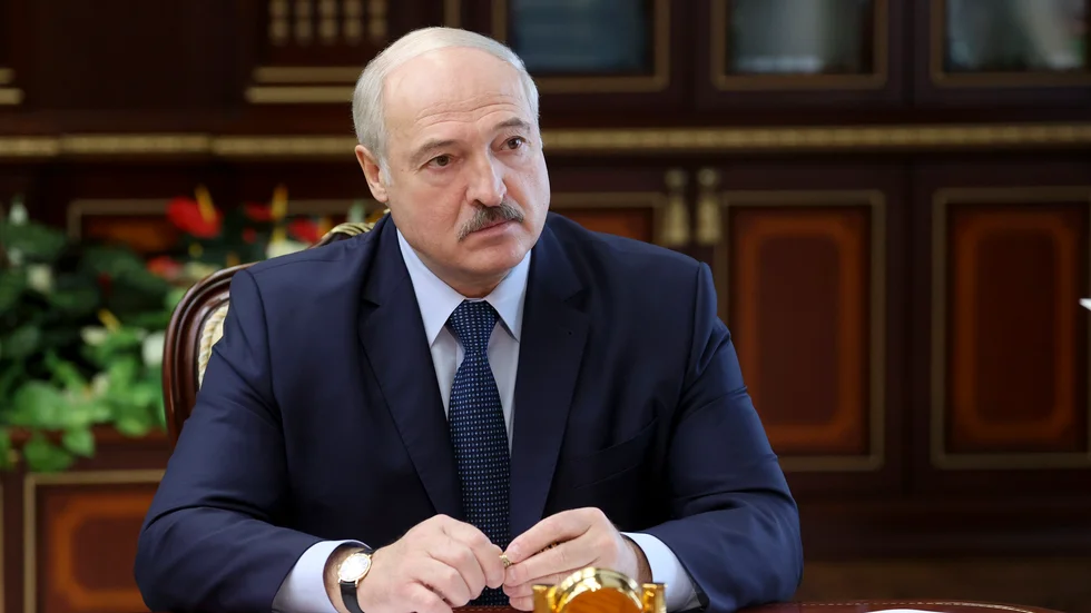 Belarus självutnämnde president Aleksandr Lukasjenkos flygkapning och kidnappning i söndags får inte passera ostraffat.
