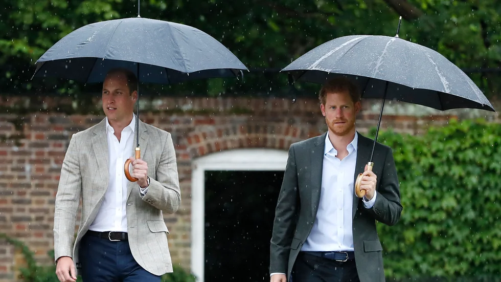 Prins William och prins Harry under en minnesceremoni för deras mor 2017, på 20-årsdagen av hennes dödsdag. Arkivbild.