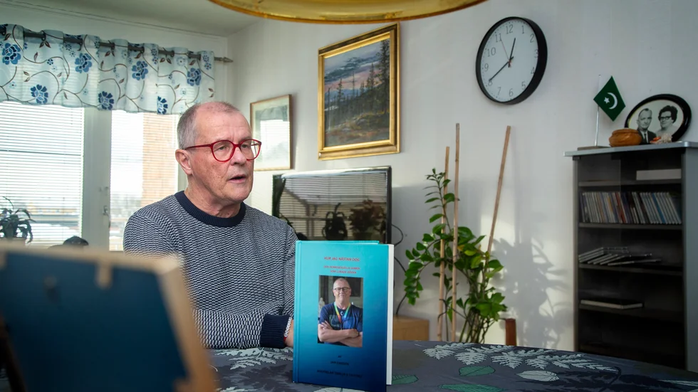 "Om jag hade börjat prata för 20 år sedan kanske jag hade sluppit de här självmordsförsöken, men det är en hypotetisk tanke. Jag får leva nu och jag har ett fantastiskt liv. Jag kan inte önska något mer", säger Dan Eriksson.