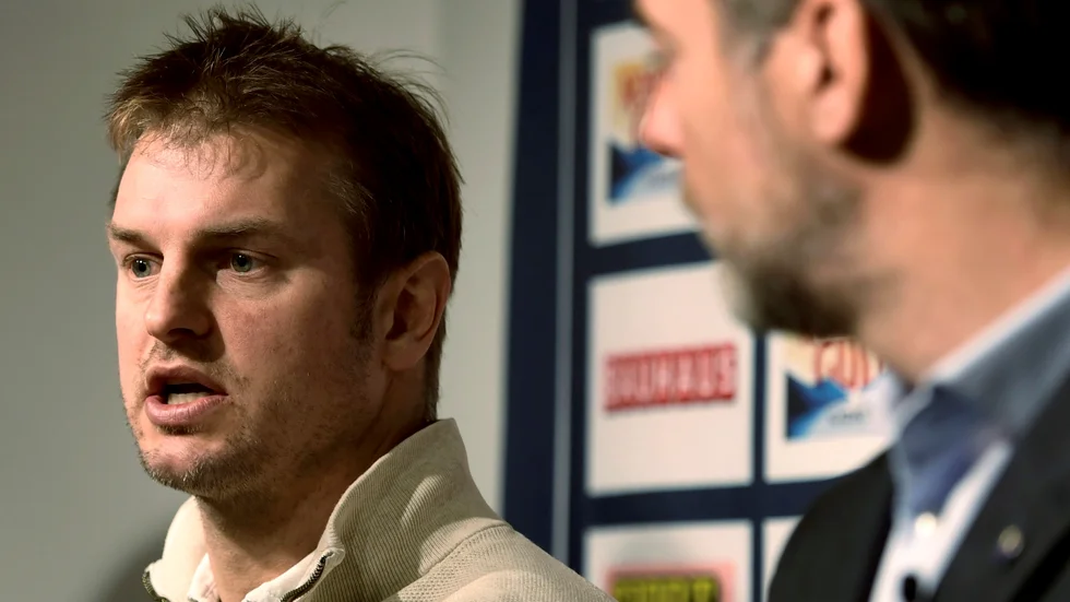Djurgårdens sportchef Joakim Eriksson vill att spelarna tar ett större ansvar för att lösa krisen i Djurgården.