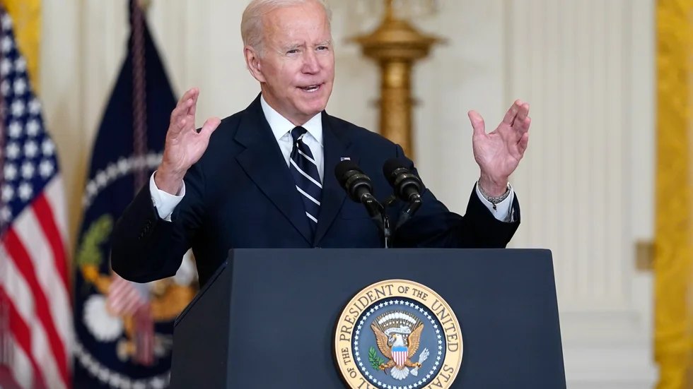 USA:s president Joe Biden försöker bryta dödläget inom sitt parti om reformpaket.