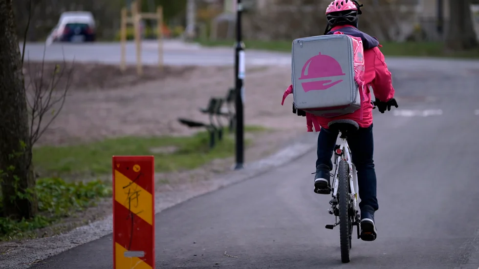Matbuden ger oss lite glädje i ett övrigt jobbigt liv, skriver en boende på ett vårdhem.