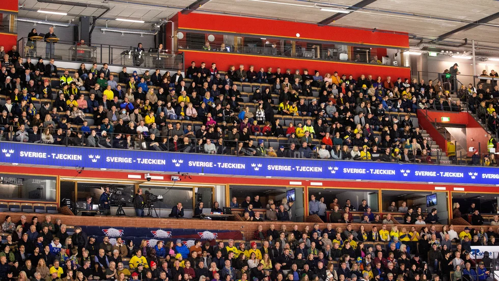 Publiksuccé på landskampen i Linköping med 7 482 åskådare i Saab arena.