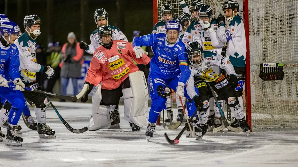 Fredrik Lönn, lagkaptenen, gjorde ett av IFK Motalas hörnmål på tisdagen mot Frillesås. IFK Motala har flera olika sätt att vinna matcher, vilket borde ge Västerås SK huvudbry inför fredag, tycker Jens Bollius.