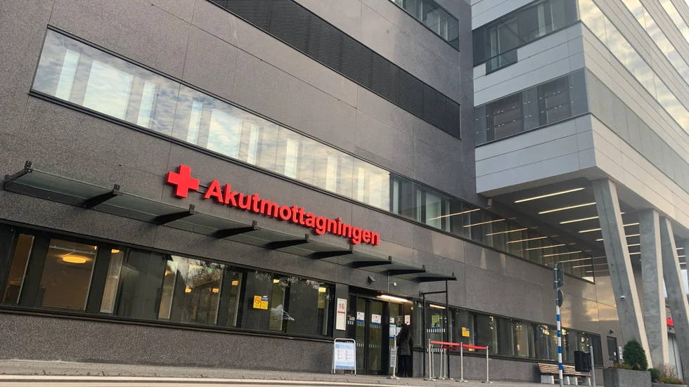 Under morgonen sökte 30-35 personer vård efter att ha trillat och skadat sig.