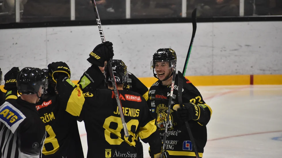 Fortsatt segerjubel för Vimmerby, som toppar tabellen. 