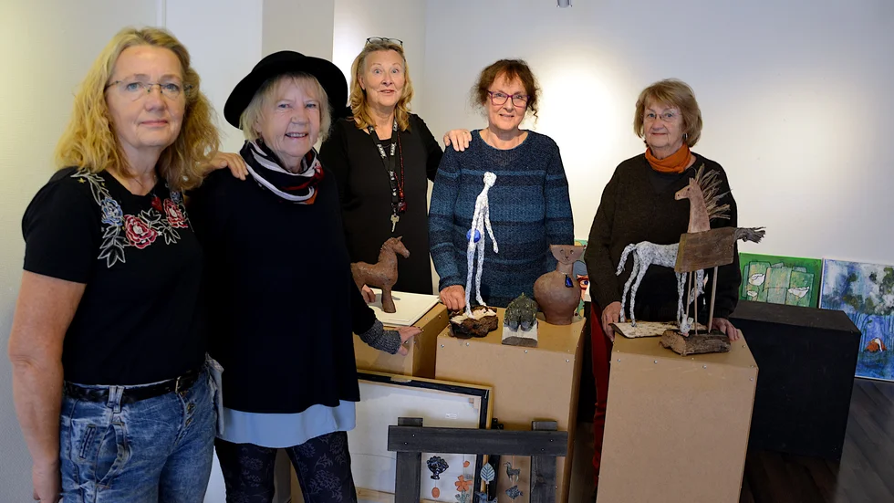 Boel Runesson, Maja Rönnlund Lind, Mari-Anne Granath, Liss-Kari Arfvelin och Märit Olstedt ställer ut på Kvarngatan 9.
