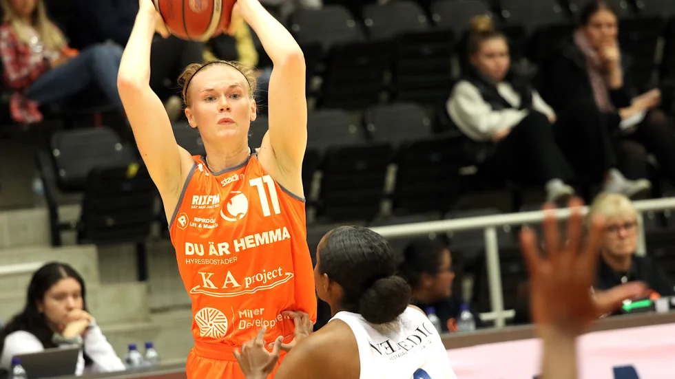 Matilda Ståhl var het från distans.