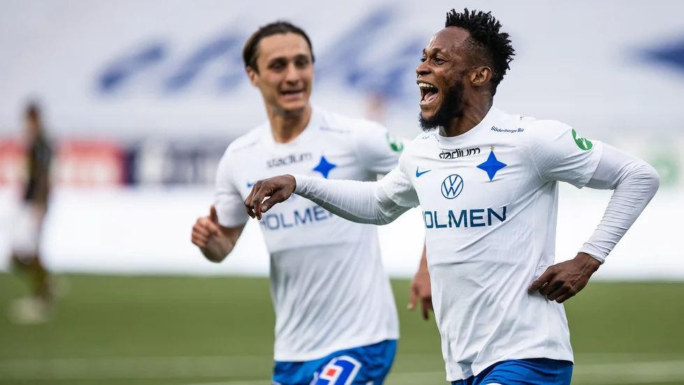 Dubbel målglädje. Samuel Adegbenros två nickmål sänkte AIK - då belönas med ett högt betyg.