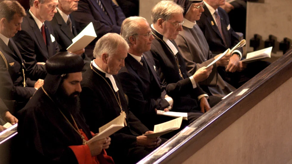 "Religionsfrihetslagen innebar allas rätt, utom kungens, att gå ur svenska kyrkan, att bli medlem i ett annat trossamfund och att slippa tillhöra någon religion." 