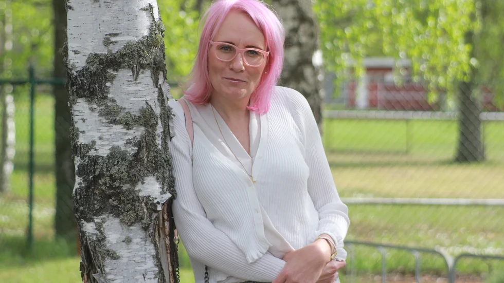 Hanna Öberg, tidigare Karlsson, säger sig ha fått vetskap om sin pappas död först 15 månader efter hans bortgång. "Jag finns med på dödsboanmälan som skickats till Skatteverket, men inte hört något från någon", säger hon besviket.