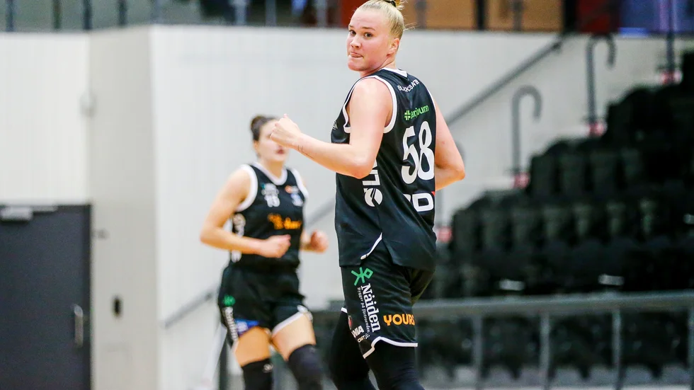 Allis Nyström berättar att hon längtar till Luleå Basket första hemmamatch i ligan mot Högsbo den 2 oktober. "Jag hoppas att det blir fullsatt, det vore häftigt", säger hon.
