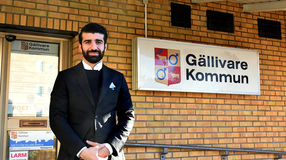 Mikael Wekim är Sveriges yngsta rektor och han jobbar sedan en månad tillbaka i Gällivare. ”Jag är på rätt plats och jag har hittat något jag brinner för. Jag har också ett arbete jag tycker om. Det känns superbra”, säger han.