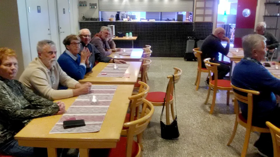 Cirka 20-talet medlemmar deltog på mötet.