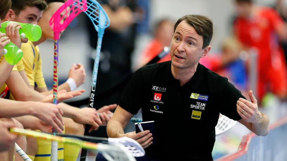 Markus Puskala går från förbundskaptensjobbet för Sveriges U19-herrar till huvudtränare för Storvretas damer.