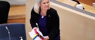 Tydlig spricka i budgetdebatten mellan V och C