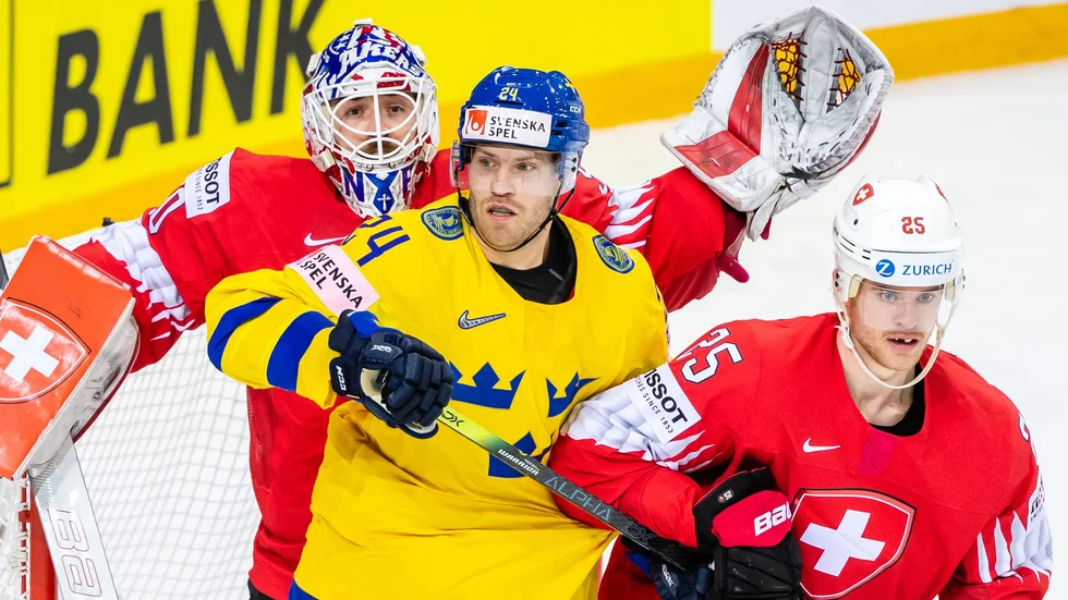 Oscar Lindberg är hemma i Skellefteå och rehabiliterar. I våras var han med i VM med Tre Kronor.