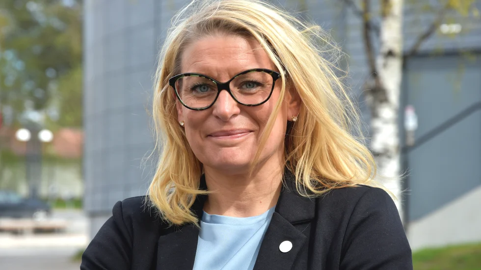 Linda Frohm (M), regionråd, garanterar mammorna i Kiruna att problemet ska lösas skyndsamt.  