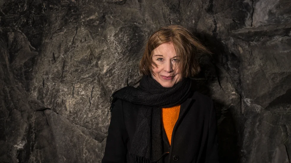 "Det är svårt att kritisera andras misär", menar Kurirens krönikör Simon Olofsson med anledning av Linda Skugges sågning av Kristina Sandbergs självbiografiska bok om sin cancer. 