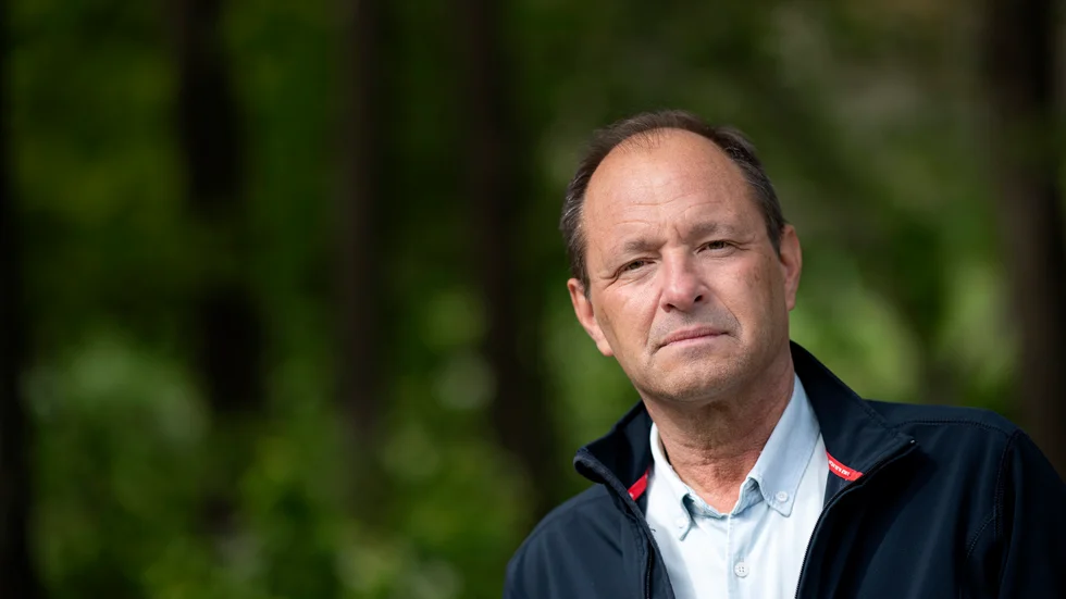 Björn Olsen är överläkare och professor i infektionssjukdomar vid Uppsala universitet och Akademiska sjukhuset. Han menar att han tog ett steg tillbaka från projektet efter att han involverats i införskaffandet av tester. Vilka synpunker som sedan kom fram i den vetenskapliga granskningen minns han inte.