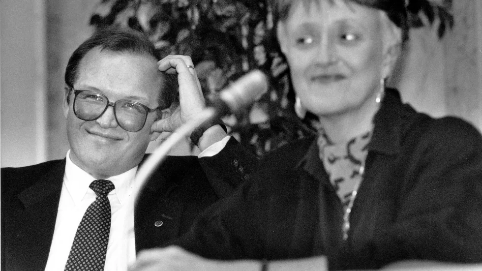 Göran Persson (S) då han presenterades som ny skolminister 1989. Med på bilden är också Majlis Lööv som samtidigt utsågs till invandrarminister.