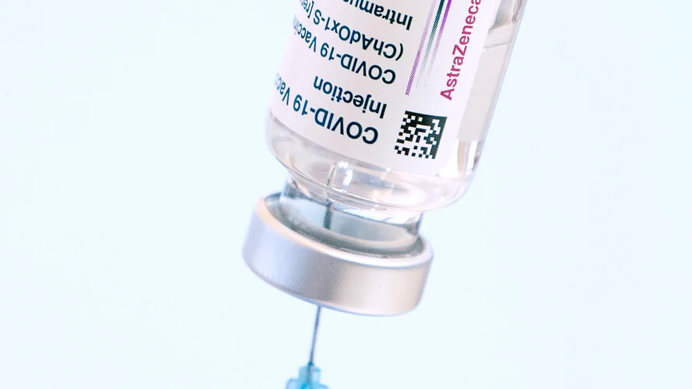 Sambandet mellan de rapporterade biverkningarna och Astra Zenecas vaccin är under utredning.