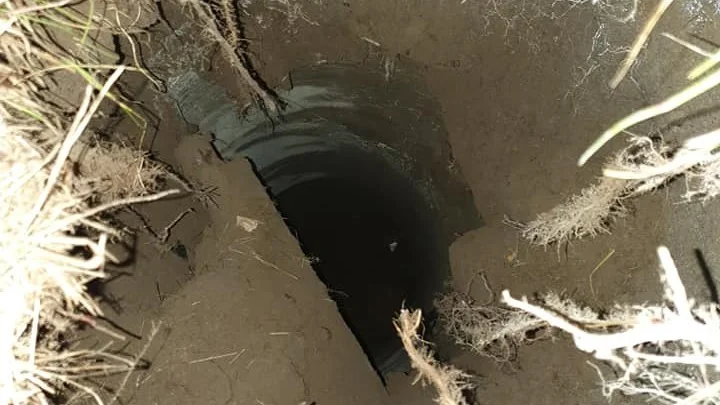 En djup brunn upptäcktes av lekande barn i Antnäs. Kommunen ska nu fylla igen hålet för att säkra platsen.