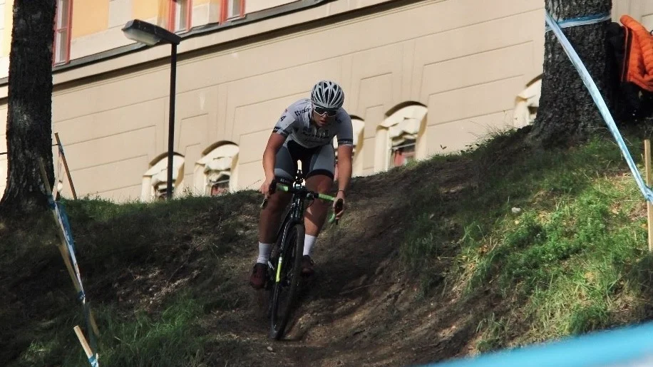 Alina Johansson, Motalatjejen som kör MTB, har gjort cykelcross-debut i helgen. Hon kom fyra och trea i två tävlingar i Falun där hon bor.
