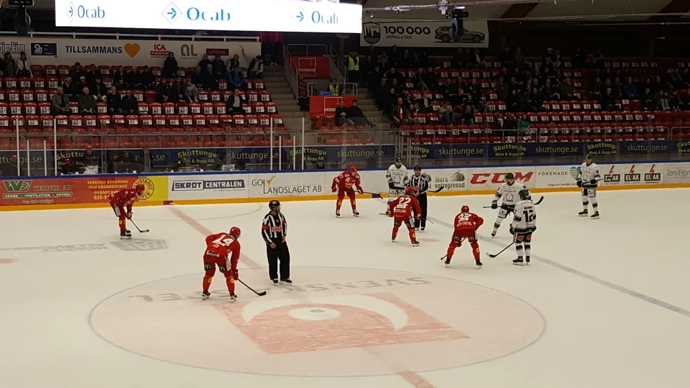Almtuan storvann inför drygt tusen åskådare.