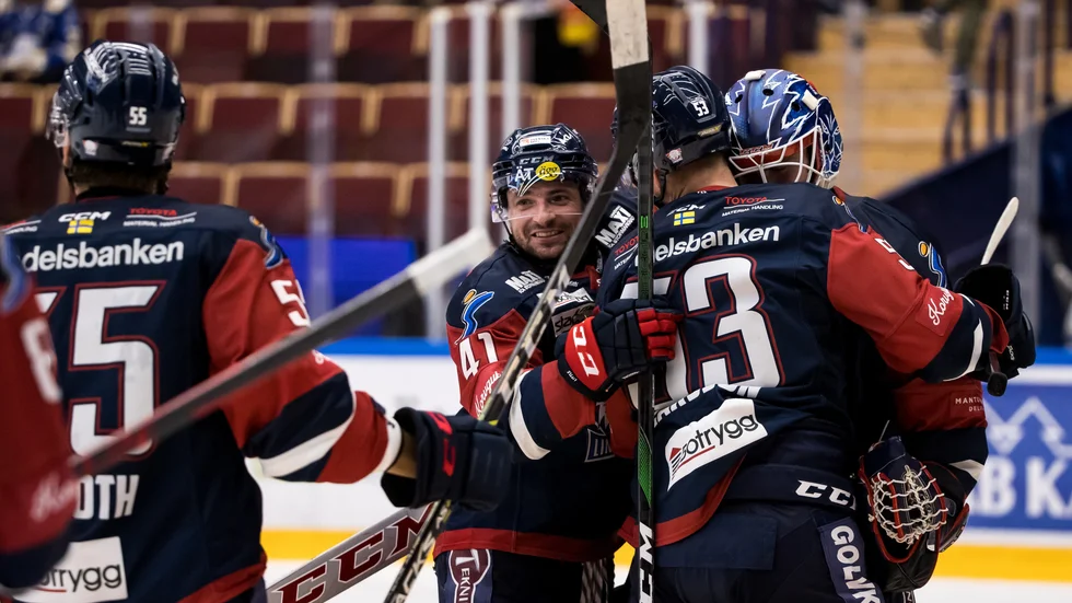 LHC-jubel i Leksand. Målvakten Marcus Högberg inledde svagt, men avslutade starkt och avgjorde matchen med sin sista räddning i straffläggningen.