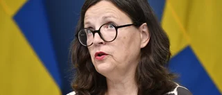Ekström sopar skolans problem under mattan