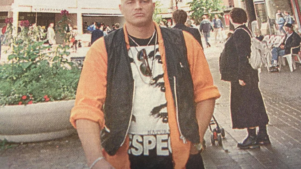 Kuriren för 25 år sedan: Skönt med en semestervecka, konstaterar Peter L Abrahamsson som varit hemma och hälsat på mamma i Ändebol. Senare i år åker han till Hollywood.